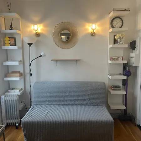 Διαμέρισμα 800m To Opera